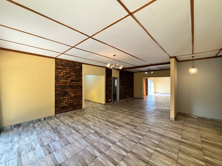 4 Bedroom Property for Sale in La Hoff North West